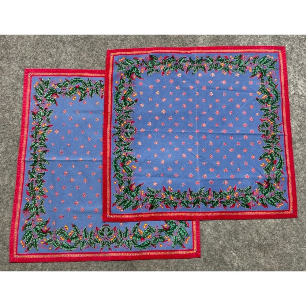 2 Williams Sonoma French Country Provence Cloth Napkins Blue Red Green Bee